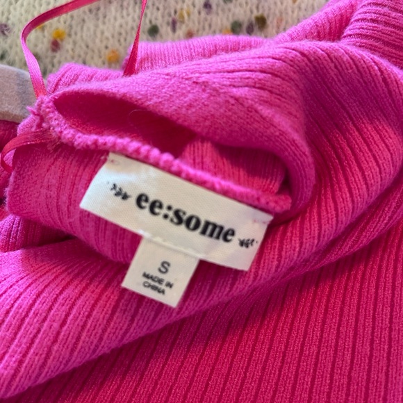 eesome Asymmetrical Fuchsia Sweater - Picture 6 of 7